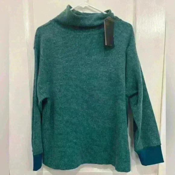 Nike Tops - Nike Yoga Therma Fit Pullover Top Womens medium Loose gym  new  Long Sleeve